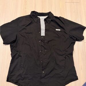 Columbia Women’s Black Short Sleeve Button Down Shirt